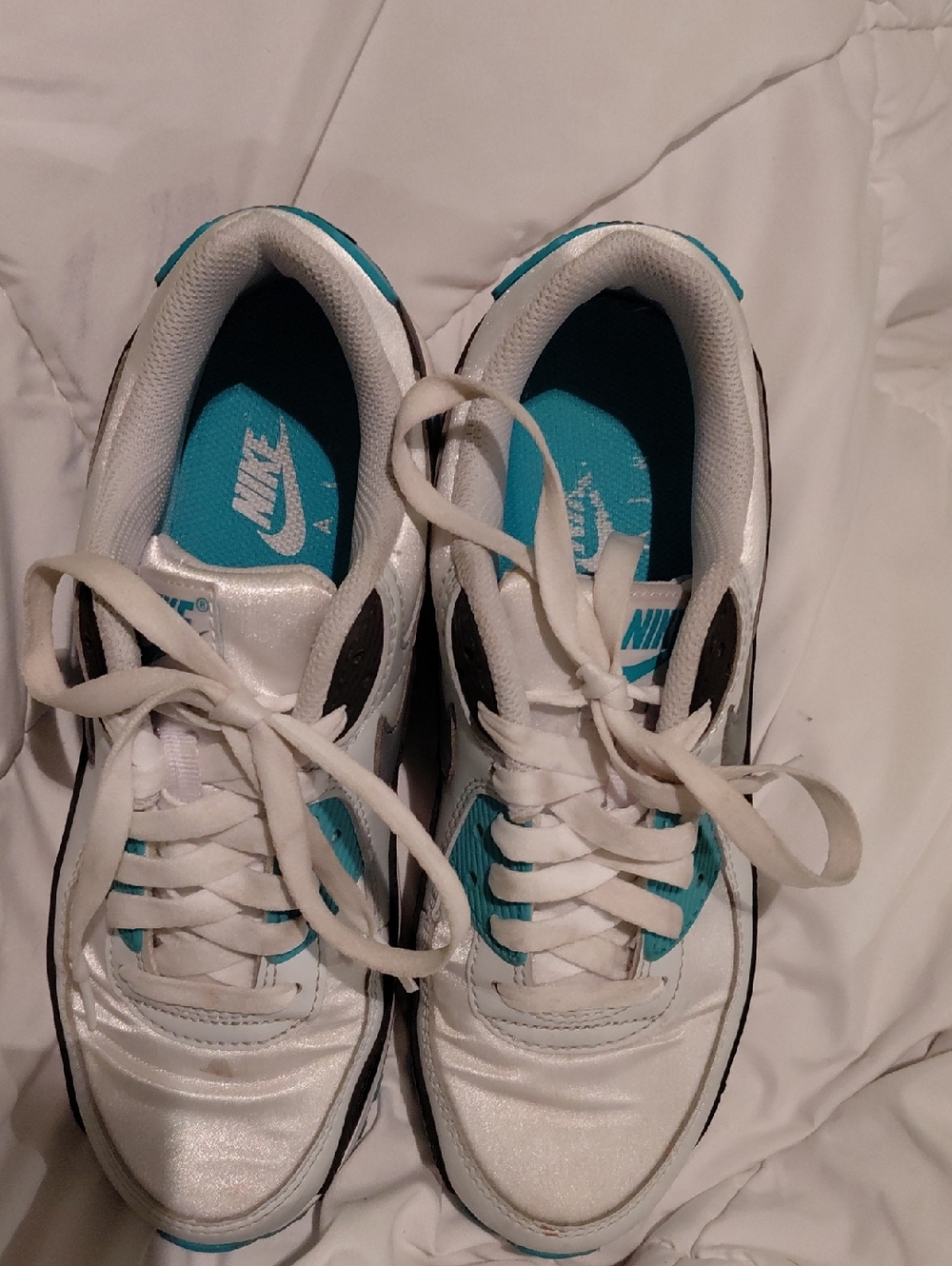 Nike White and Teal Low-Top Sneakers with Black Accents